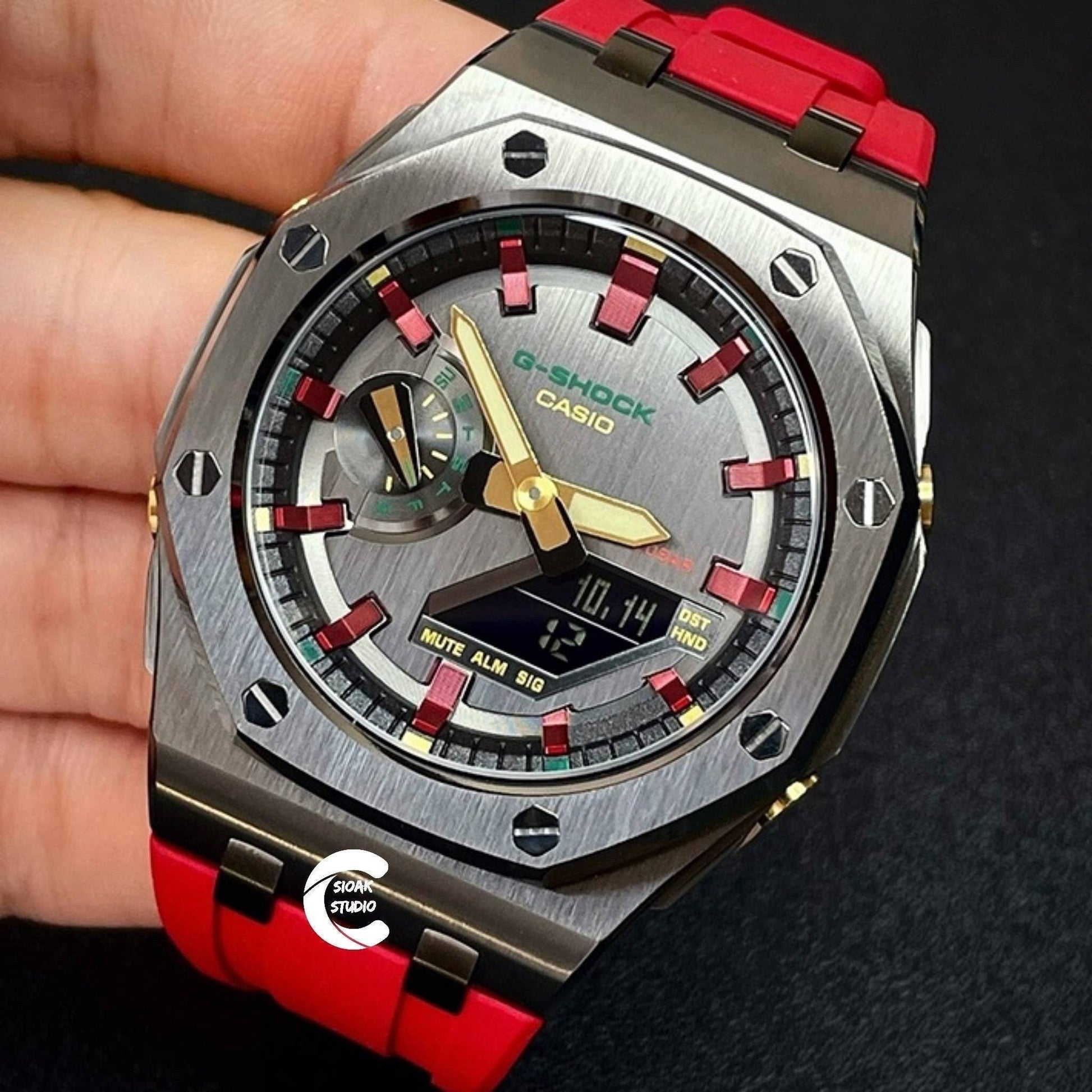 Casioak Mod Watch Offshore Superior Gray Case Red Rubber Rubber Strap Black Red Time Mark Gray Dial 44mm- Casioak Mod Casio G-Shock Royal Oak Custom Mens Luxury Watches Ga2100