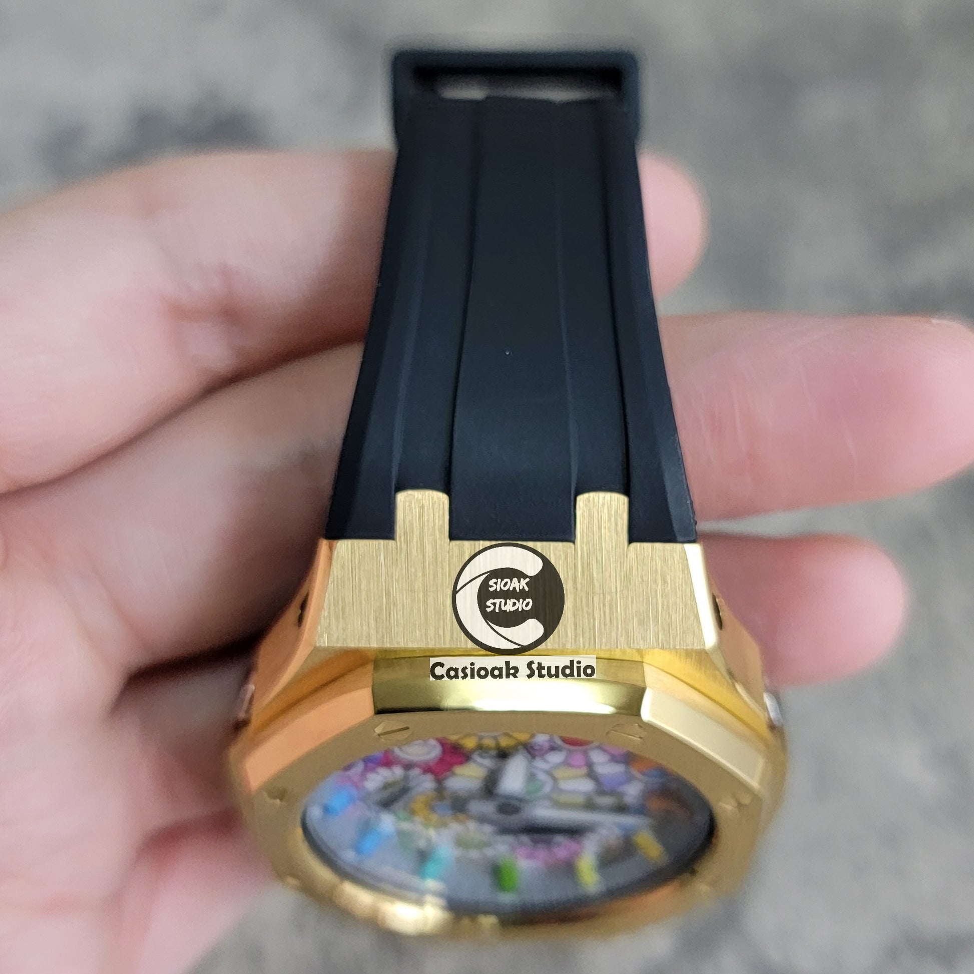 Casioak Mod Watch Gold Case Black Rubber Strap Strap Gray Rainbow Time Mark TAKASHI MURAKAM Dial 44mm - Casioak Studio