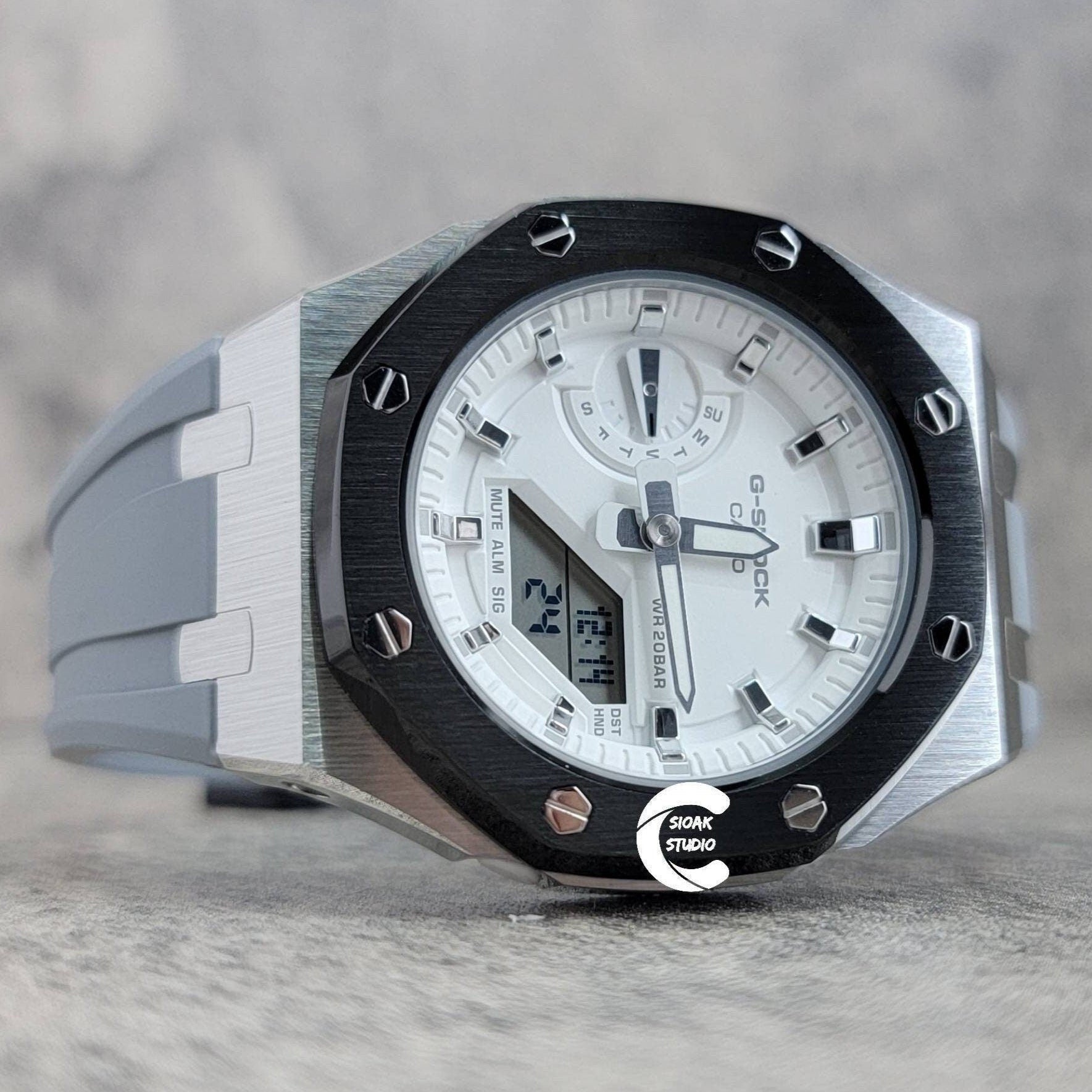 Casioak Mod Watch Black Silver Case Gray Rubber Strap White Silver Time Mark White Dial 44mm - Casioak Studio