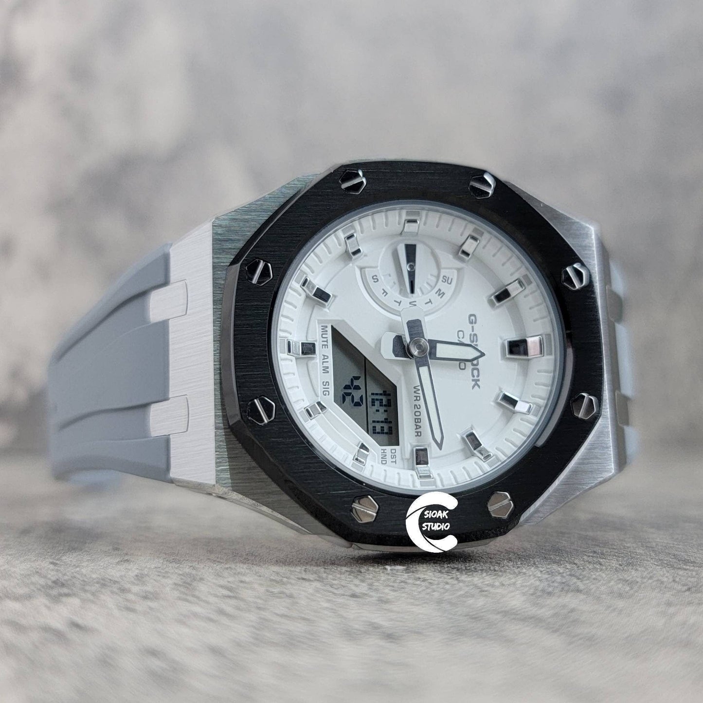 Casioak Mod Watch Black Silver Case Gray Rubber Strap White Silver Time Mark White Dial 44mm - Casioak Studio