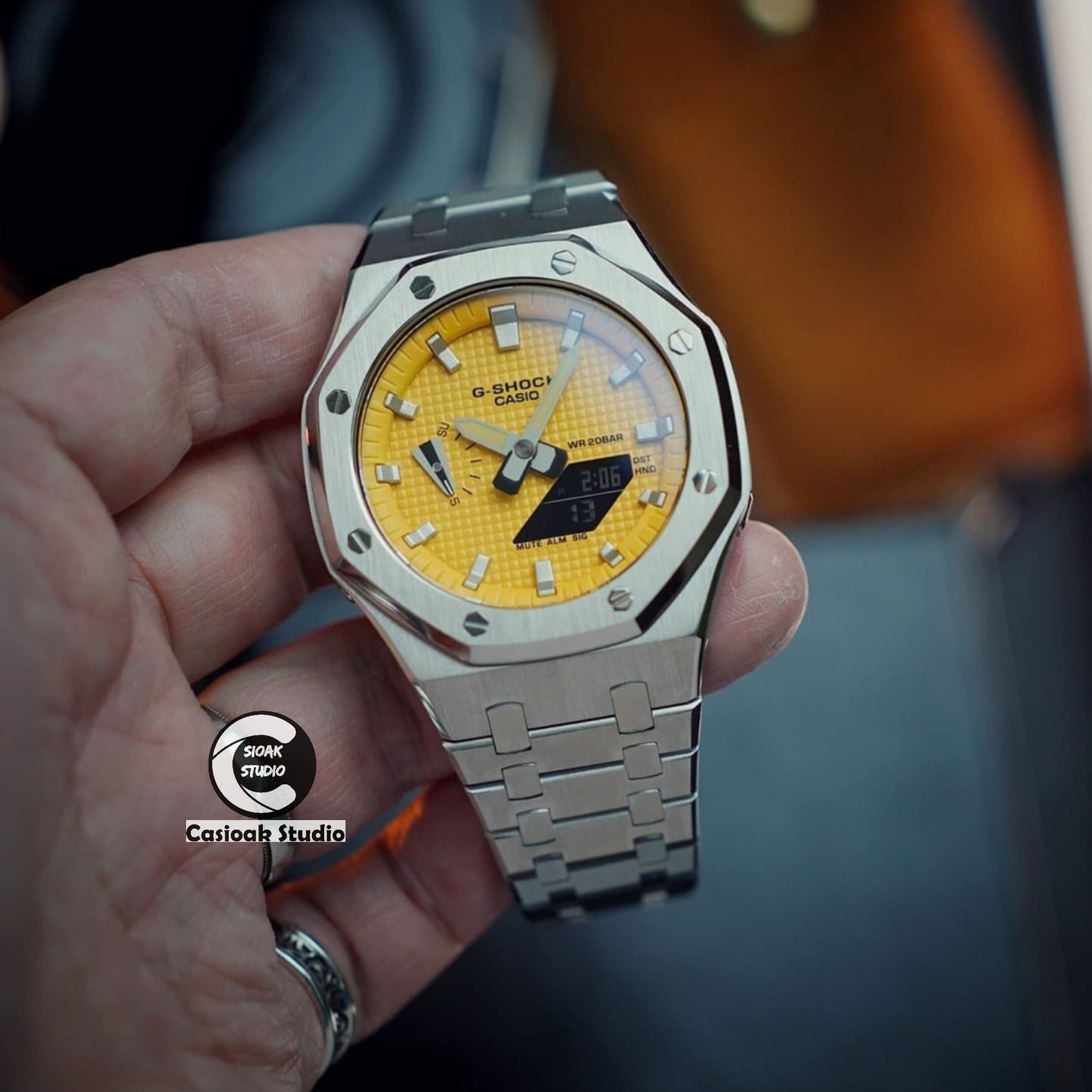 Orologio Casioak Mod Cassa Argento Cinturino in Metallo Indici Giallo Argento Quadranti Gialli Waffle 44mm