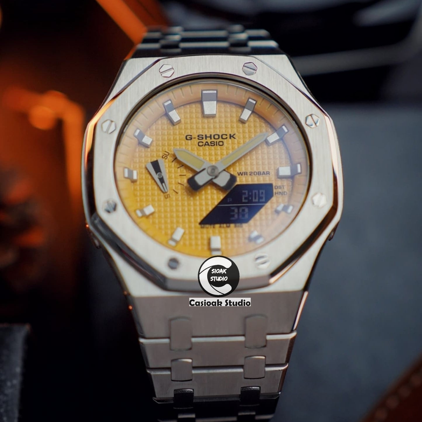 Orologio Casioak Mod Cassa Argento Cinturino in Metallo Indici Giallo Argento Quadranti Gialli Waffle 44mm