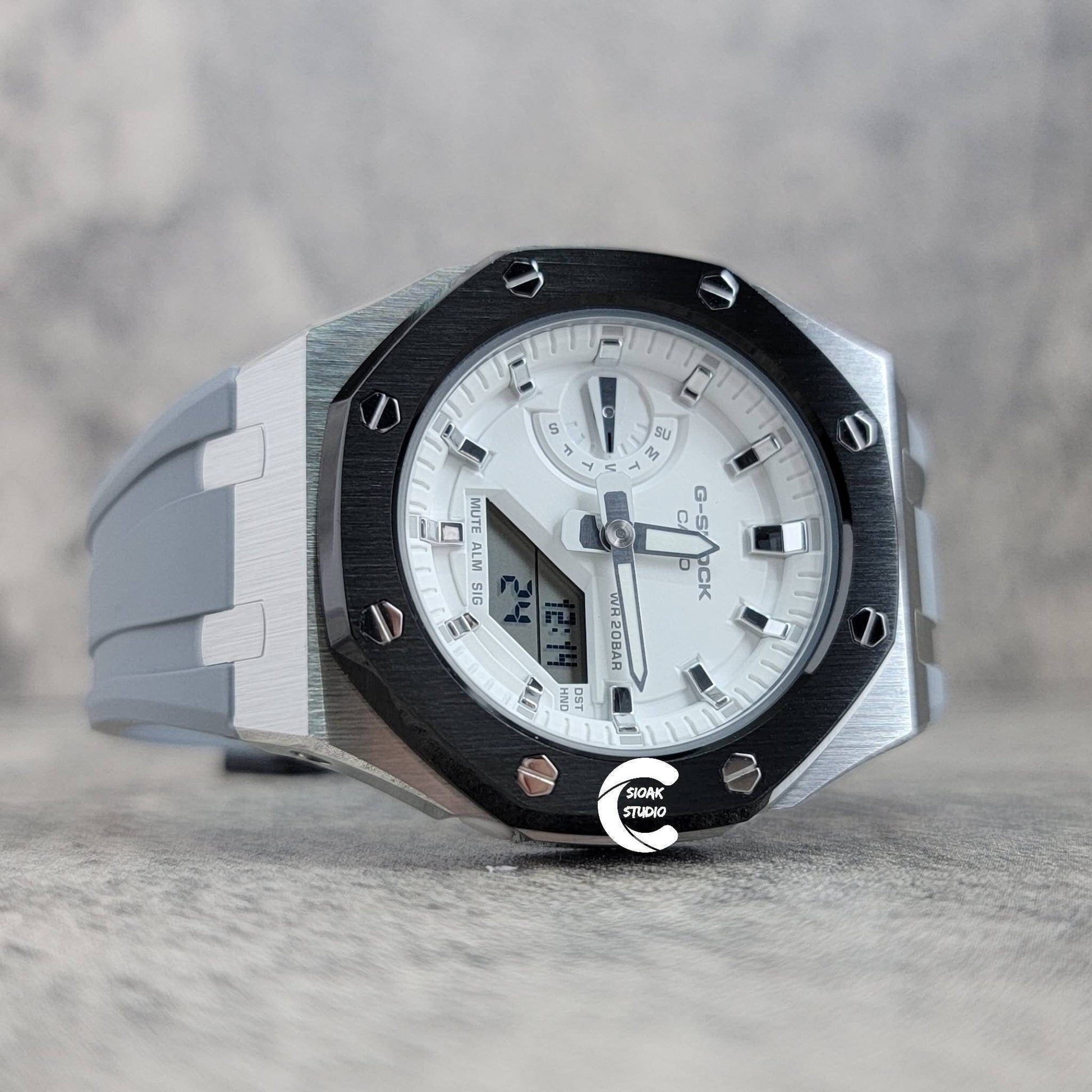 Casioak Mod Watch Black Silver Case Gray Rubber Strap White Silver Time Mark White Dial 44mm - Casioak Studio